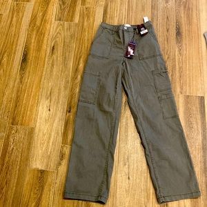 NWT No Boundaries Cargo Pants Olive Size Small 3-5